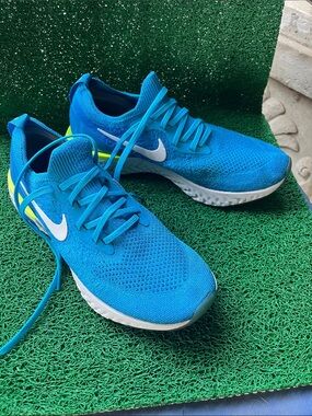 Nike Men’s Bright Blue Knit Athletic Running Shoes with White Swoosh